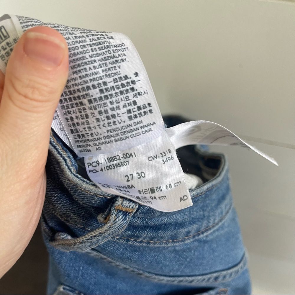 Levi’s Premium 721 High Rise Skinny Distressed Jeans - Picture 5 of 5